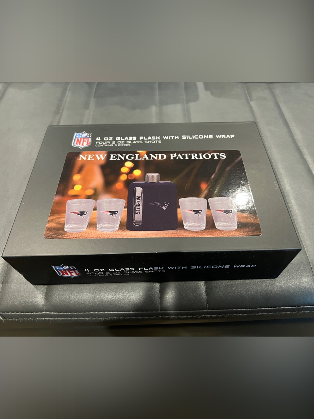NFL New England Patriots Flask and Shot Glass Set NWOT